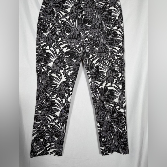 White House Black Market “Wild Side” Black & White The Slim Ankle Pants. Size 12 - Picture 8 of 16